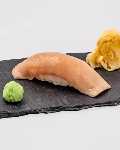 Hamachi nigiri