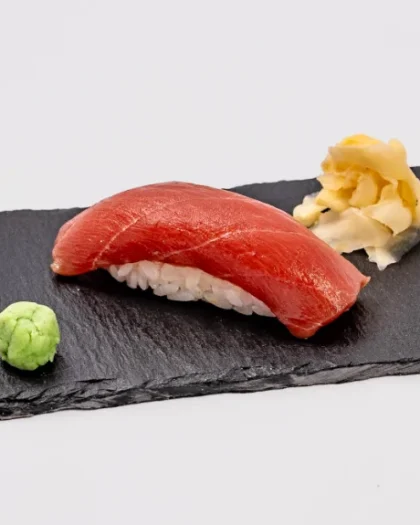 Maguro nigiri
