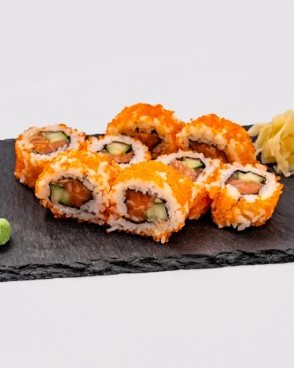 Spicy salmon uramaki